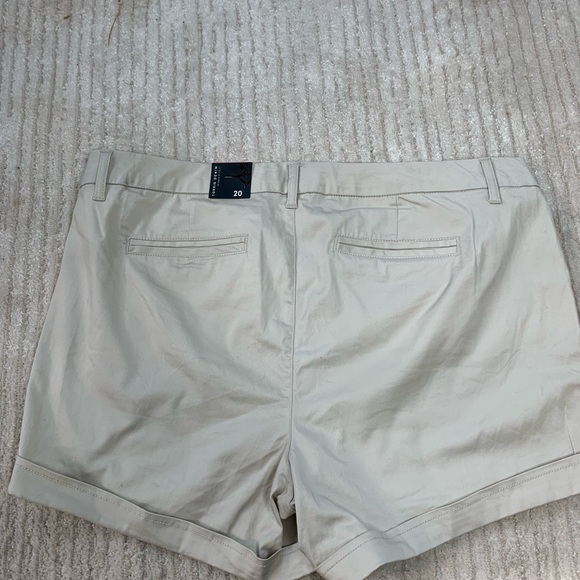 Torrid We Swear By Fit 5” Inseam Tan‎ Shorts Size 20 NWT - Picture 3 of 10